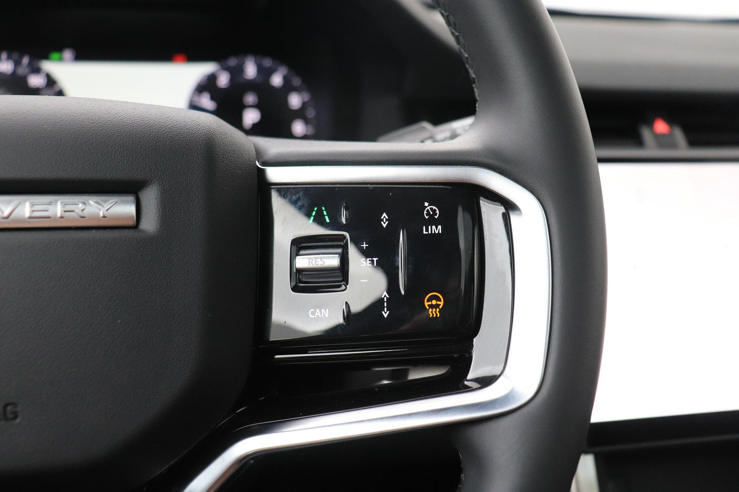 Land Rover Discovery Sport P270e Dynamic SE | Panoramadak | Trekhaak | Meridian | BLIS | Stoel+Stuurverwarming | ACC