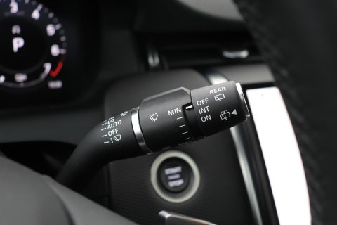 Land Rover Discovery Sport P270e Dynamic SE | Panoramadak | Trekhaak | Meridian | BLIS | Stoel+Stuurverwarming | ACC