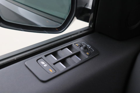 Land Rover Discovery Sport P270e Dynamic SE | Panoramadak | Trekhaak | Meridian | BLIS | Stoel+Stuurverwarming | ACC