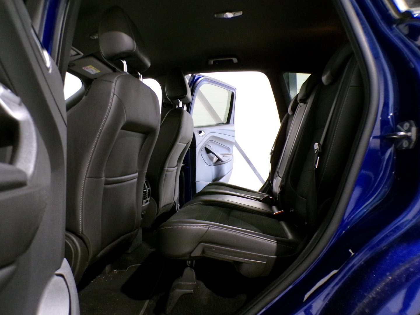 Ford Kuga 1.5 EcoBoost ST Line "Origineel NL!" Trekhaak Apple-Carplay / Android-Auto Camera Leer/Alcantara Parkeersensoren Keyless