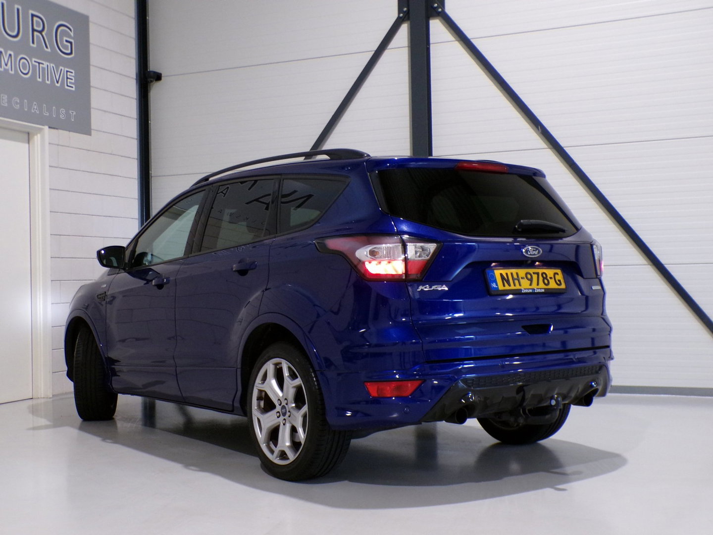 Ford Kuga 1.5 EcoBoost ST Line "Origineel NL!" Trekhaak Apple-Carplay / Android-Auto Camera Leer/Alcantara Parkeersensoren Keyless