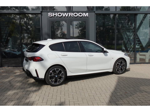 BMW 1-serie 120 M Sport Design Edition PANO KEYLESS CAM