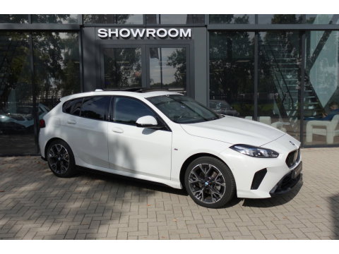 BMW 1-serie 120 M Sport Design Edition PANO KEYLESS CAM