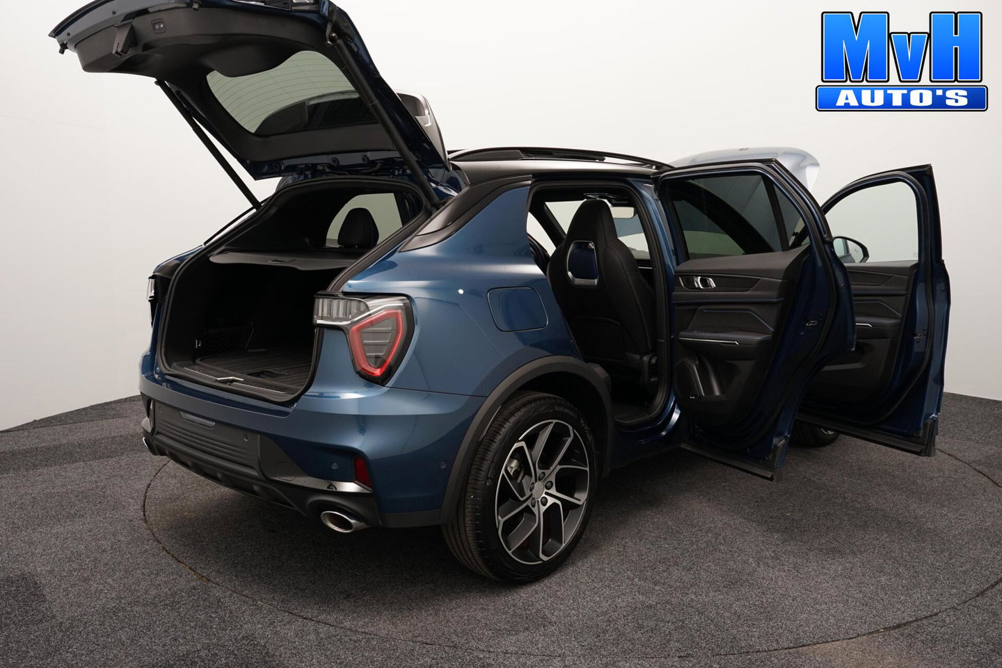 Lynk & Co 01 1.5 PHEV|FULL BLACK|ZWARTE.HEMEL|PANO|SOH99%