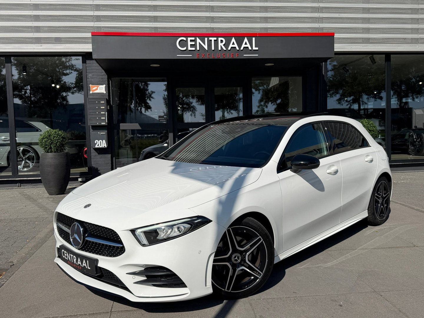 Mercedes-Benz A-Klasse 180 AMG Pano|Camera|Carplay|Night-pakket|BTW