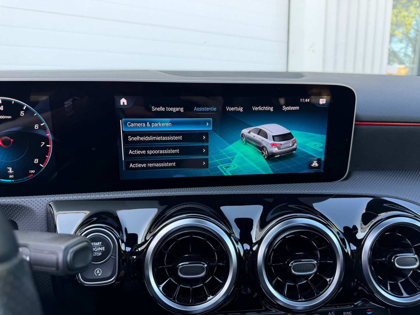 Mercedes-Benz A-Klasse 180 AMG Pano|Camera|Carplay|Night-pakket|BTW