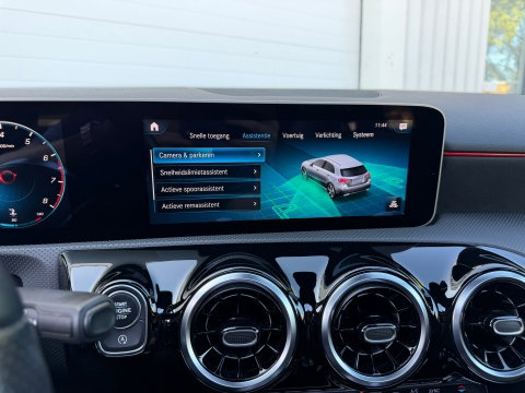 Mercedes-Benz A-Klasse 180 AMG Pano|Camera|Carplay|Night-pakket|BTW