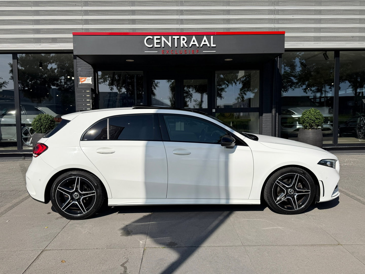 Mercedes-Benz A-Klasse 180 AMG Pano|Camera|Carplay|Night-pakket|BTW