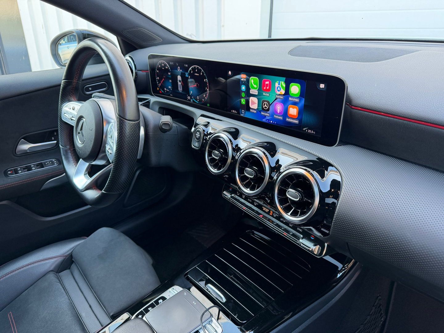 Mercedes-Benz A-Klasse 180 AMG Pano|Camera|Carplay|Night-pakket|BTW
