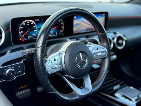 Mercedes-Benz A-Klasse 180 AMG Pano|Camera|Carplay|Night-pakket|BTW