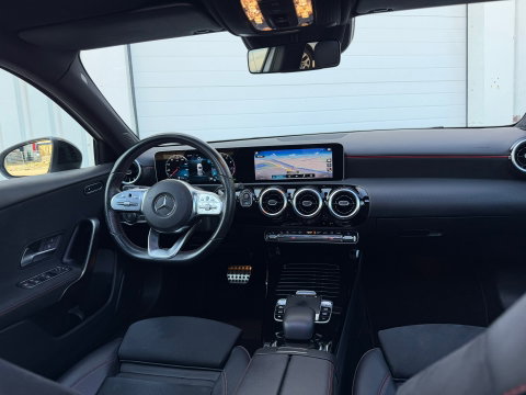 Mercedes-Benz A-Klasse 180 AMG Pano|Camera|Carplay|Night-pakket|BTW