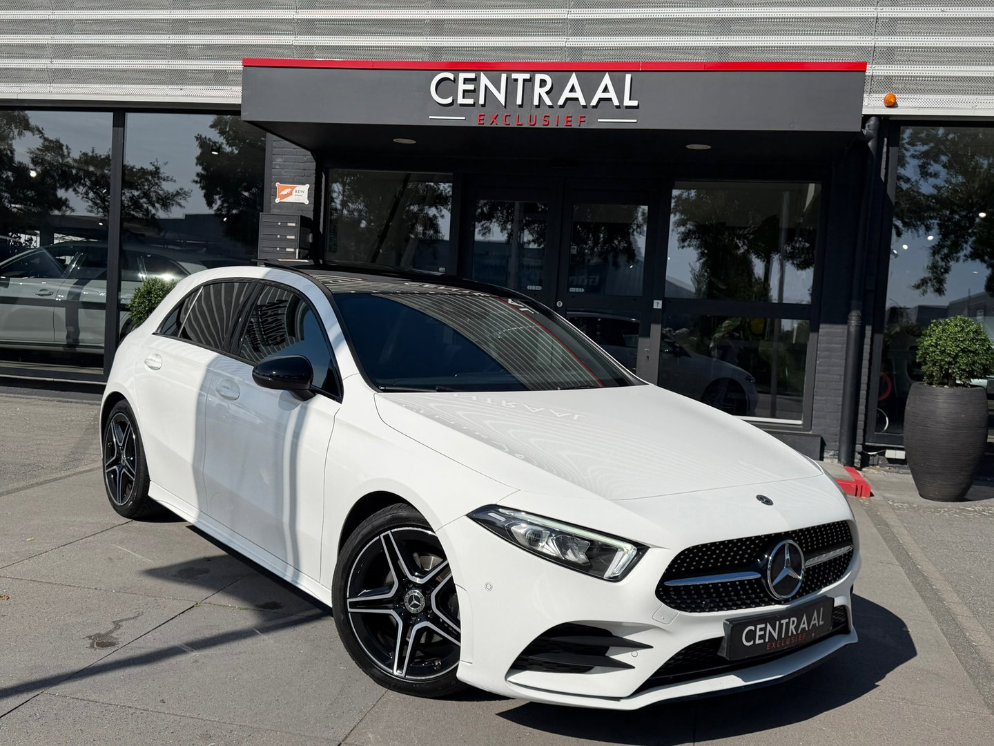Mercedes-Benz A-Klasse 180 AMG Pano|Camera|Carplay|Night-pakket|BTW