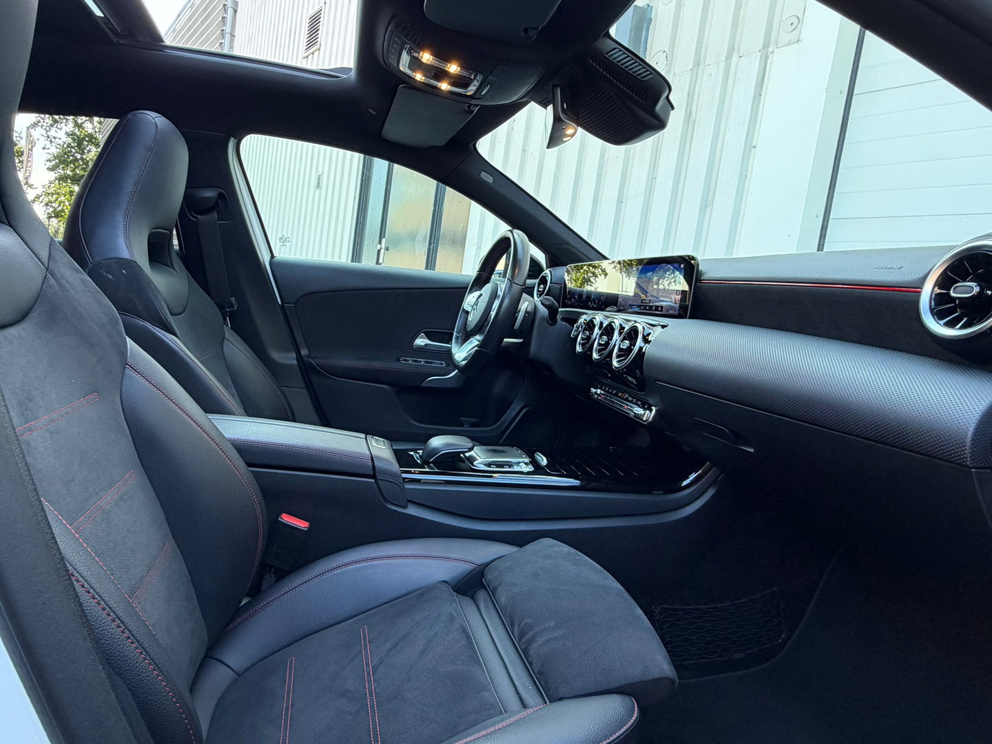 Mercedes-Benz A-Klasse 180 AMG Pano|Camera|Carplay|Night-pakket|BTW
