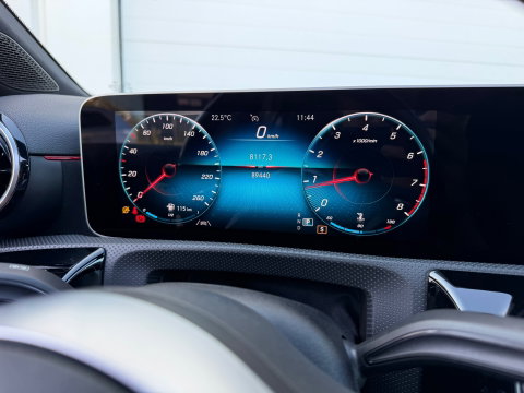 Mercedes-Benz A-Klasse 180 AMG Pano|Camera|Carplay|Night-pakket|BTW