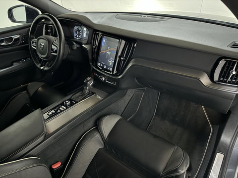Volvo S60 2.0 T4 R-Design Autopilot Camera CarPlay Trekh. NAP