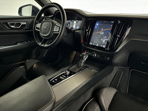 Volvo S60 2.0 T4 R-Design Autopilot Camera CarPlay Trekh. NAP