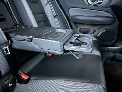 Volvo S60 2.0 T4 R-Design Autopilot Camera CarPlay Trekh. NAP