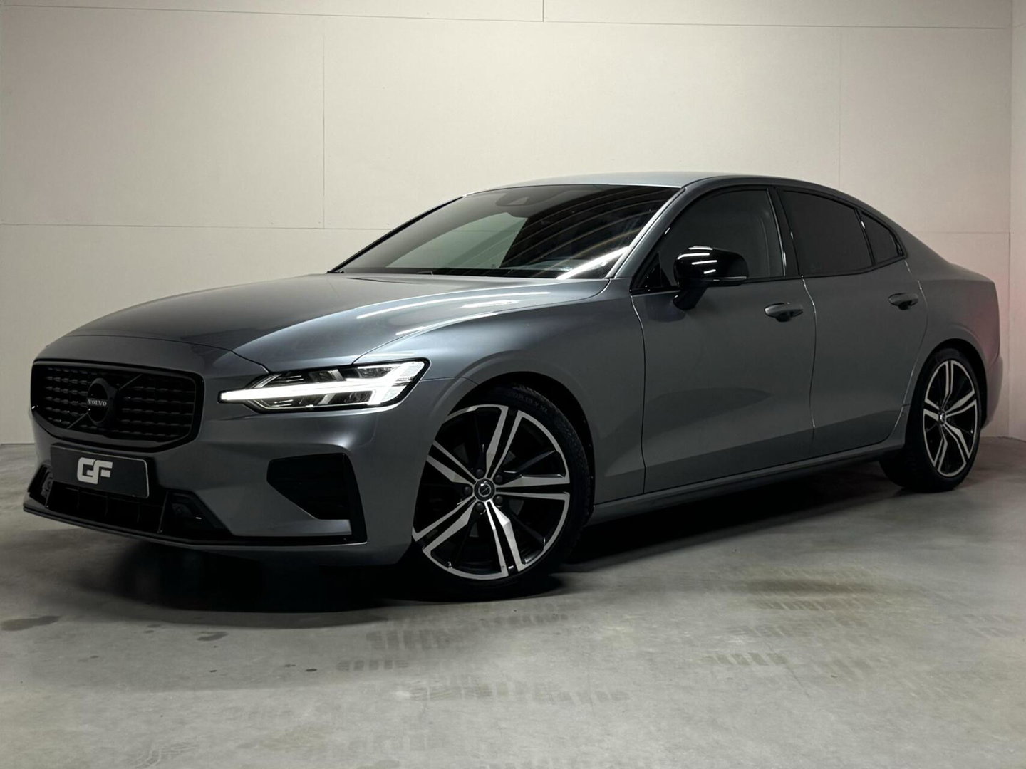 Volvo S60 2.0 T4 R-Design Autopilot Camera CarPlay Trekh. NAP