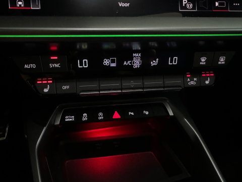 Audi RS3 Limousine 2.5 TFSI quattro Pano|Massage|Hulk|B&O|BlindSpot|ACC