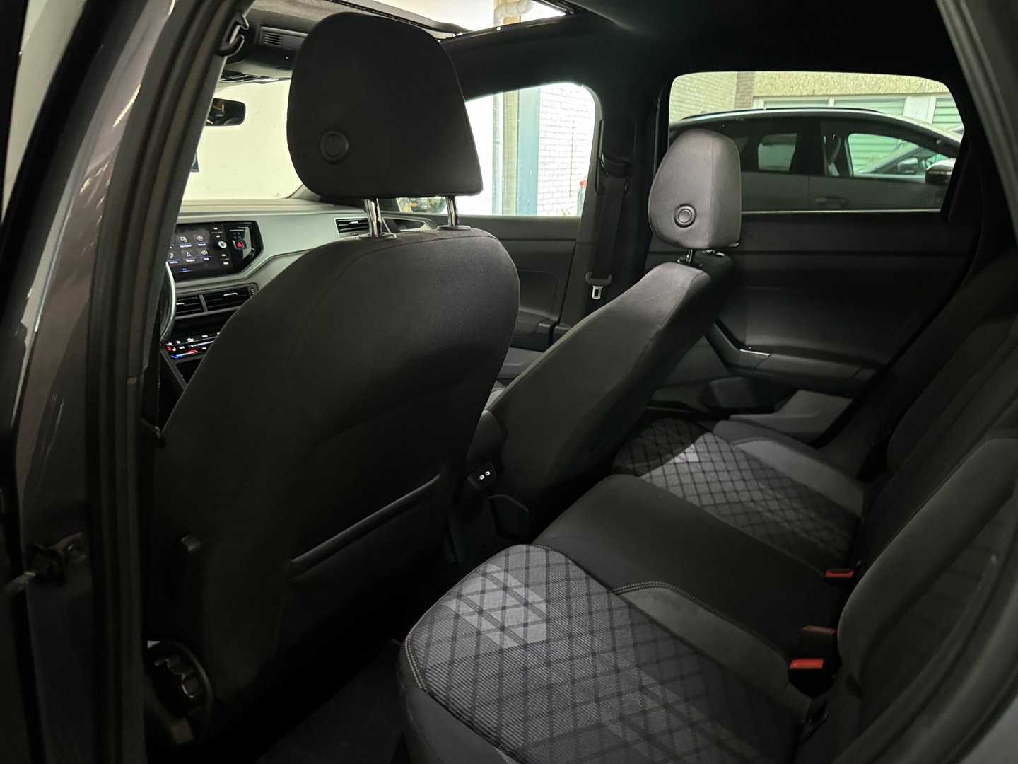 Volkswagen Taigo 1.5 TSI R-Line Business Pano|Keyless|ACC|Lane Assist|Stoelverwarming