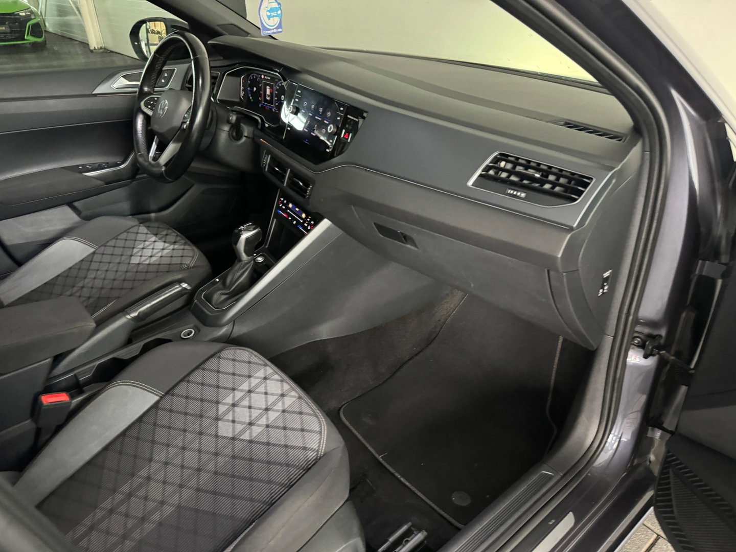 Volkswagen Taigo 1.5 TSI R-Line Business Pano|Keyless|ACC|Lane Assist|Stoelverwarming