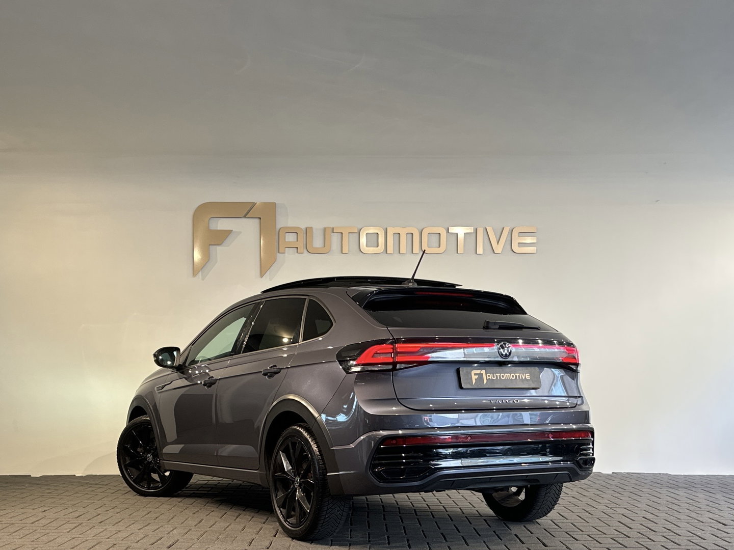 Volkswagen Taigo 1.5 TSI R-Line Business Pano|Keyless|ACC|Lane Assist|Stoelverwarming