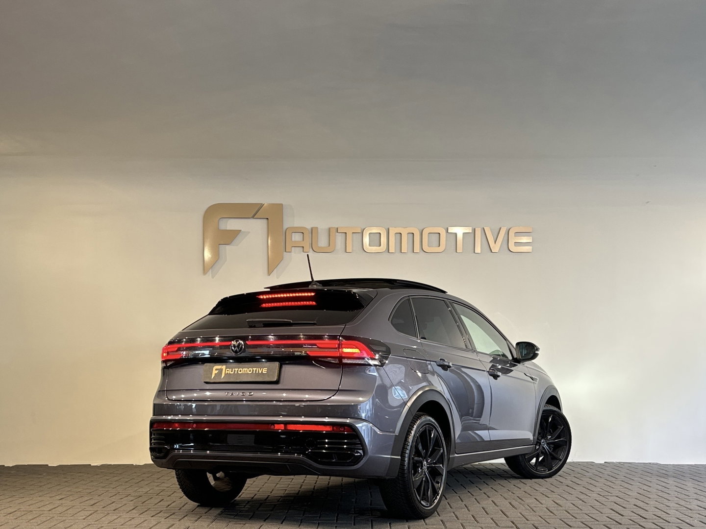 Volkswagen Taigo 1.5 TSI R-Line Business Pano|Keyless|ACC|Lane Assist|Stoelverwarming