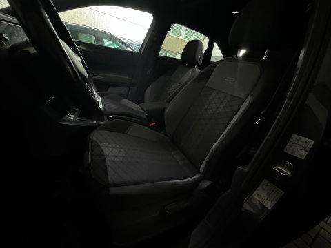 Volkswagen Taigo 1.5 TSI R-Line Business Pano|Keyless|ACC|Lane Assist|Stoelverwarming