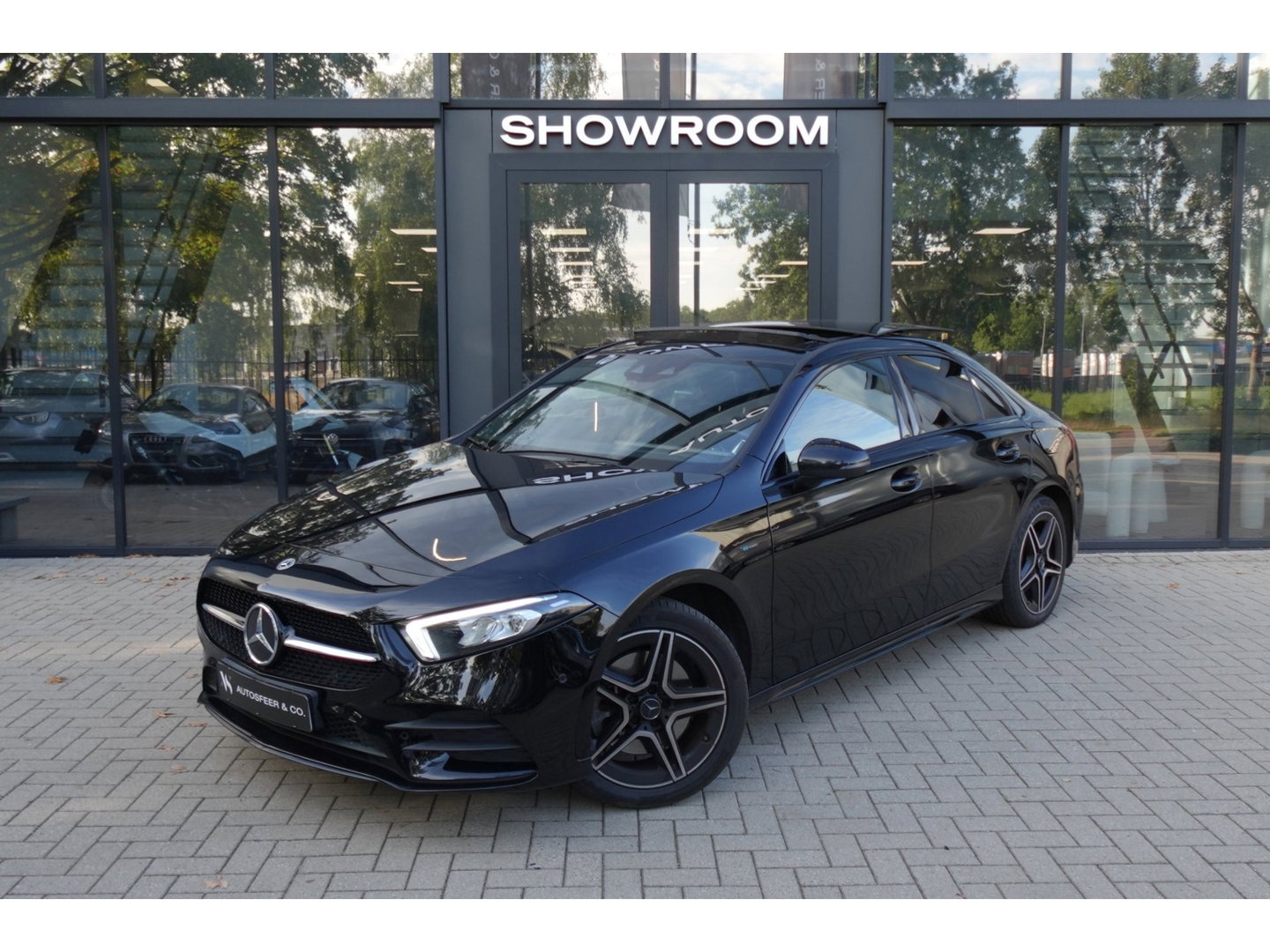 Mercedes-Benz A-Klasse 250 e Solution AMG Limited PANO SFEER