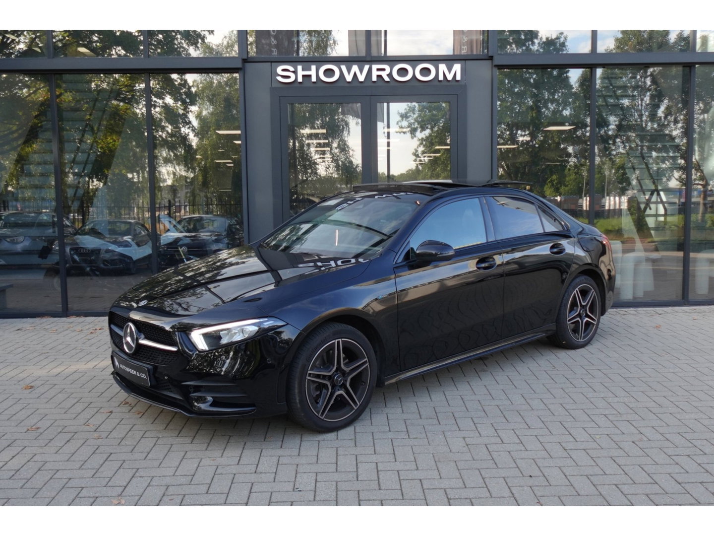 Mercedes-Benz A-Klasse 250 e Solution AMG Limited PANO SFEER