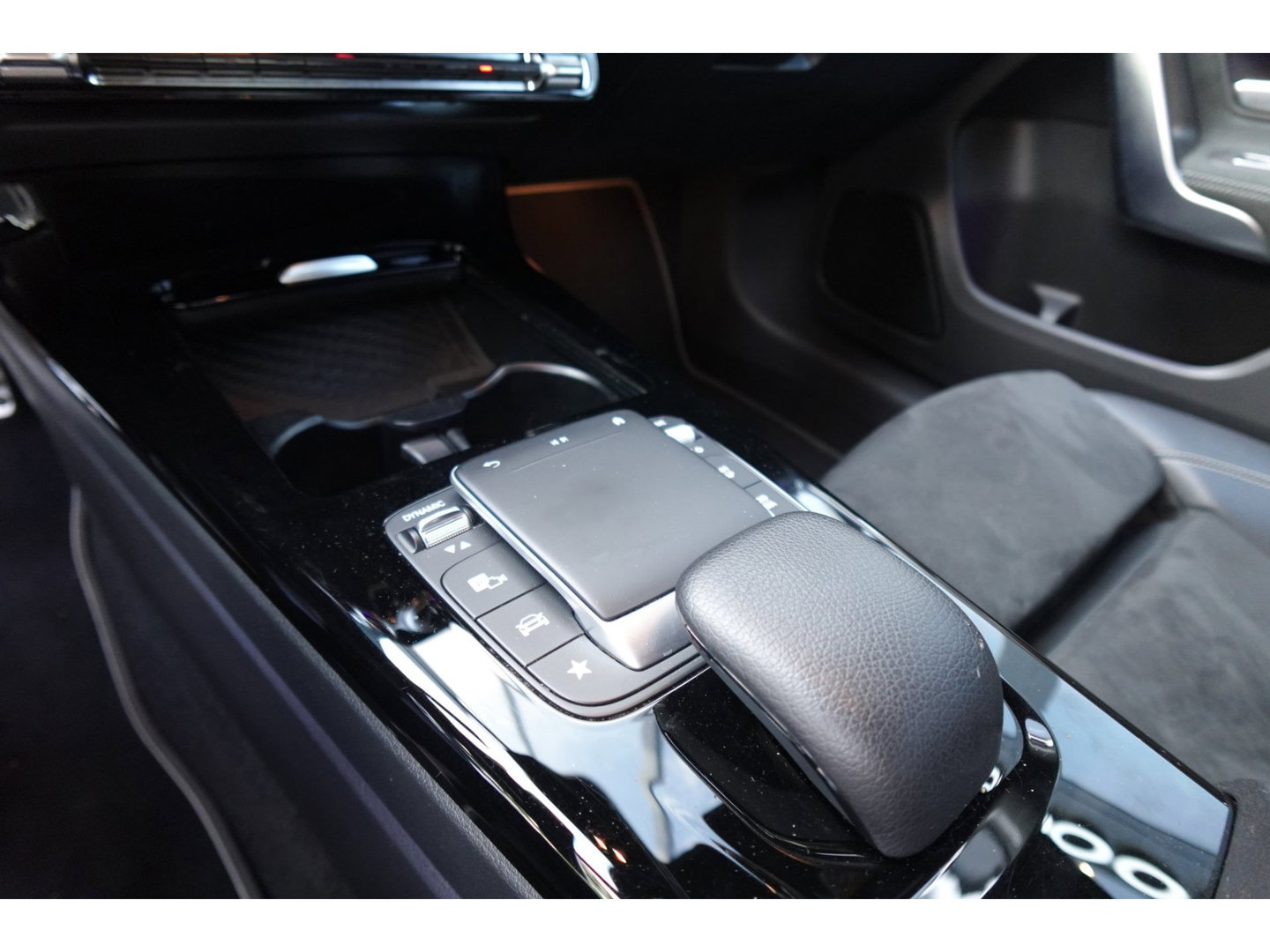 Mercedes-Benz A-Klasse 250 e Solution AMG Limited PANO SFEER