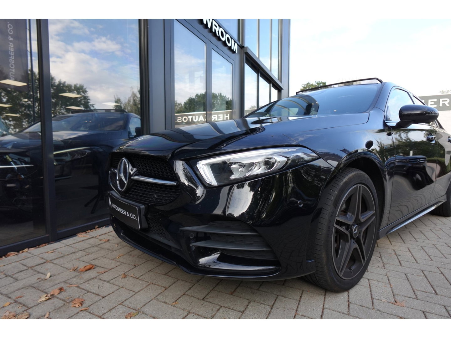 Mercedes-Benz A-Klasse 250 e Solution AMG Limited PANO SFEER