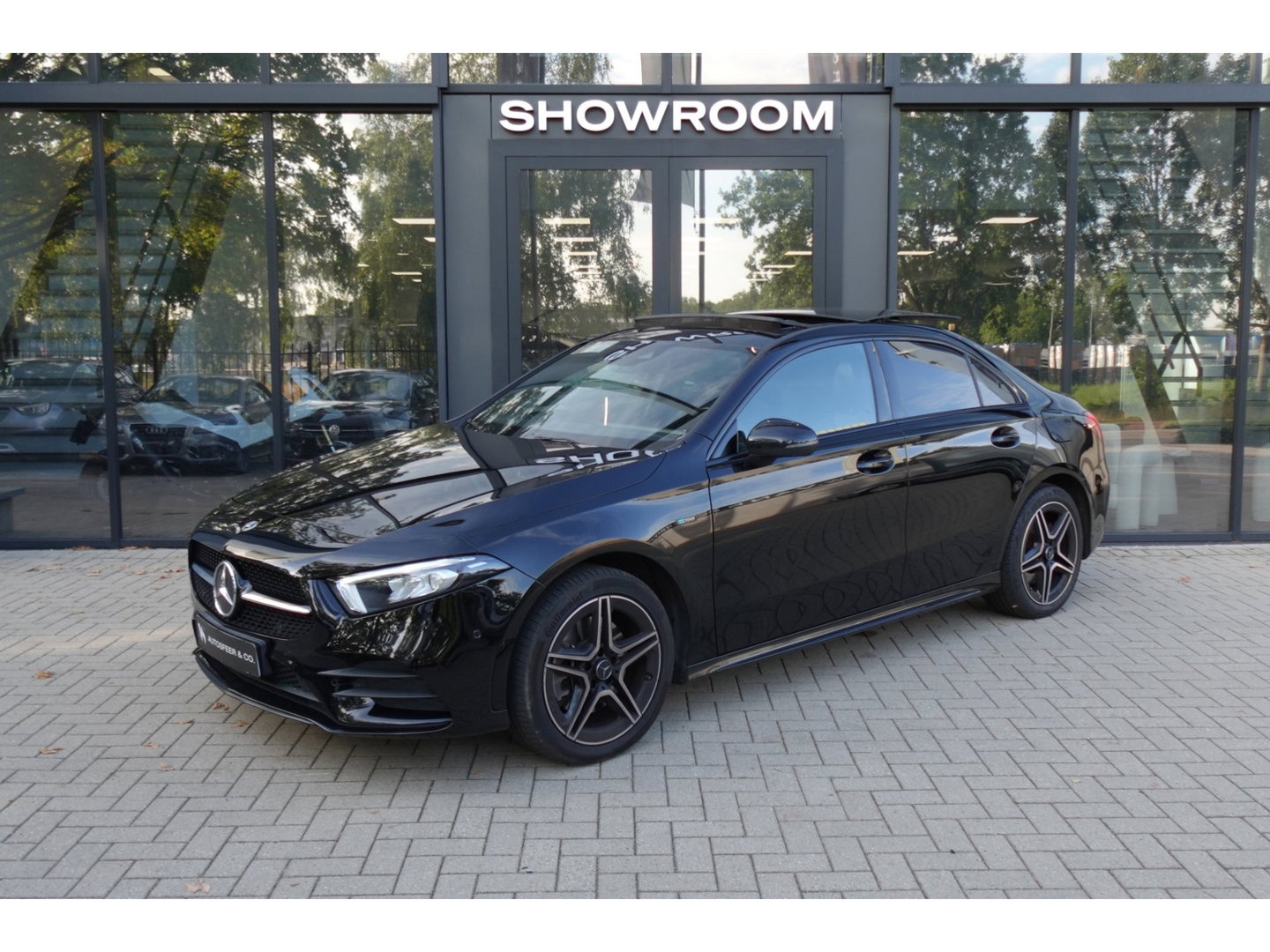 Mercedes-Benz A-Klasse 250 e Solution AMG Limited PANO SFEER