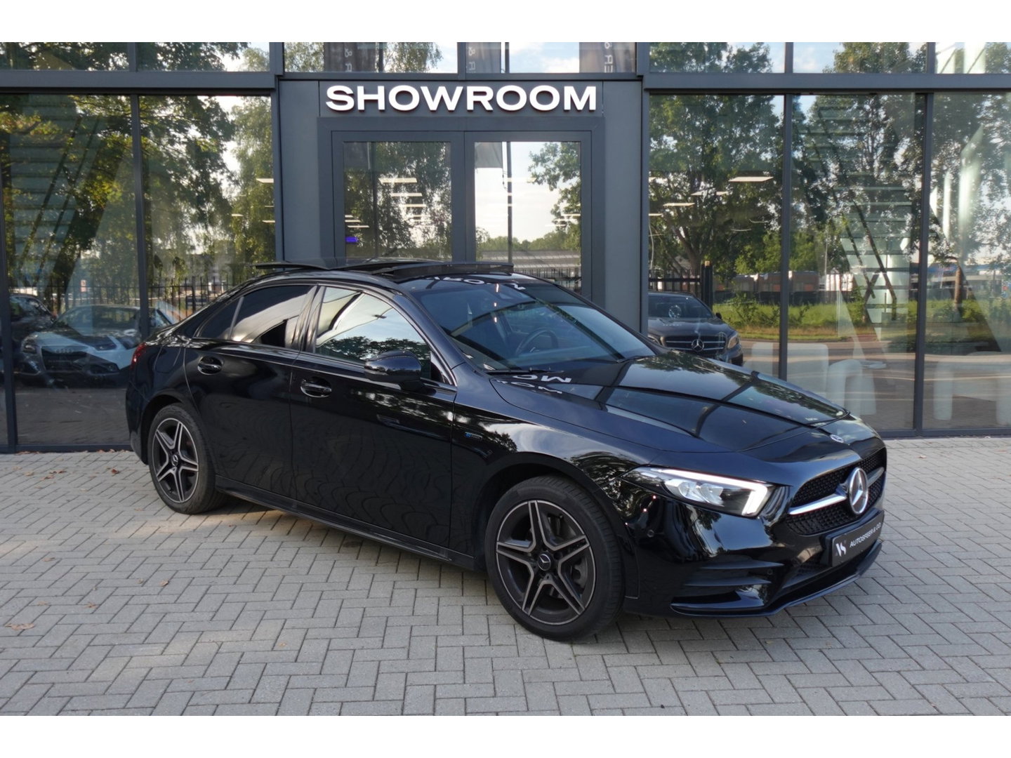 Mercedes-Benz A-Klasse 250 e Solution AMG Limited PANO SFEER