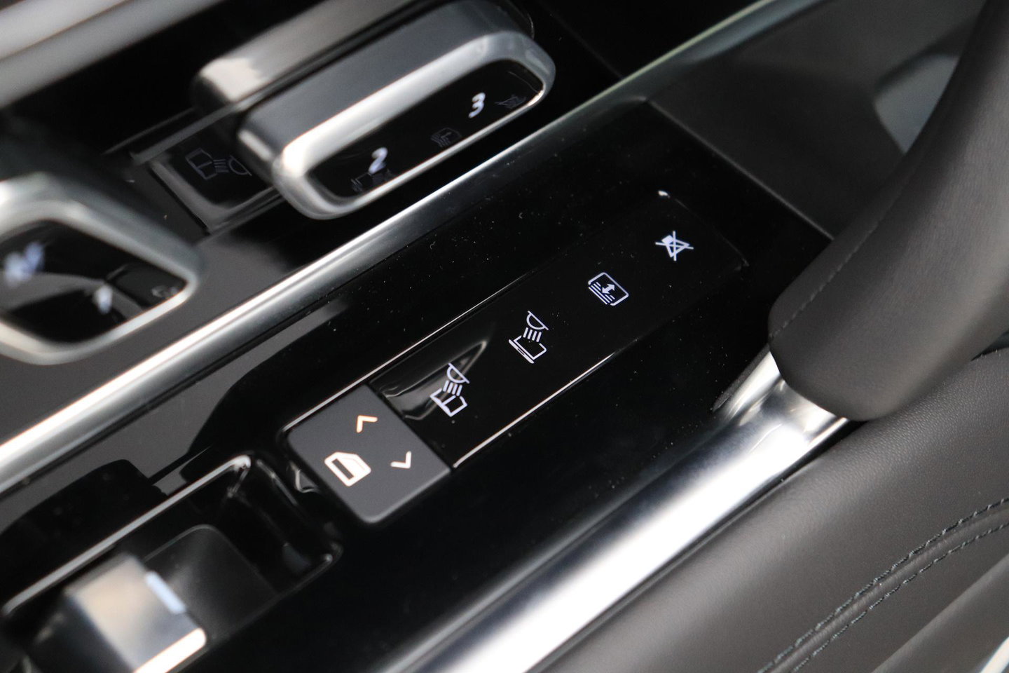 Land Rover Range Rover 3.0 P550e Autobiography PHEV | 23 inch | Meridian Signature | Panoramadak | Leder