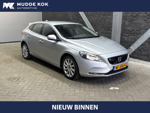 Volvo V40 Cross Country 2.0 D3 Momentum | Standkachel | Trekhaak | BLIS | 17 Inch