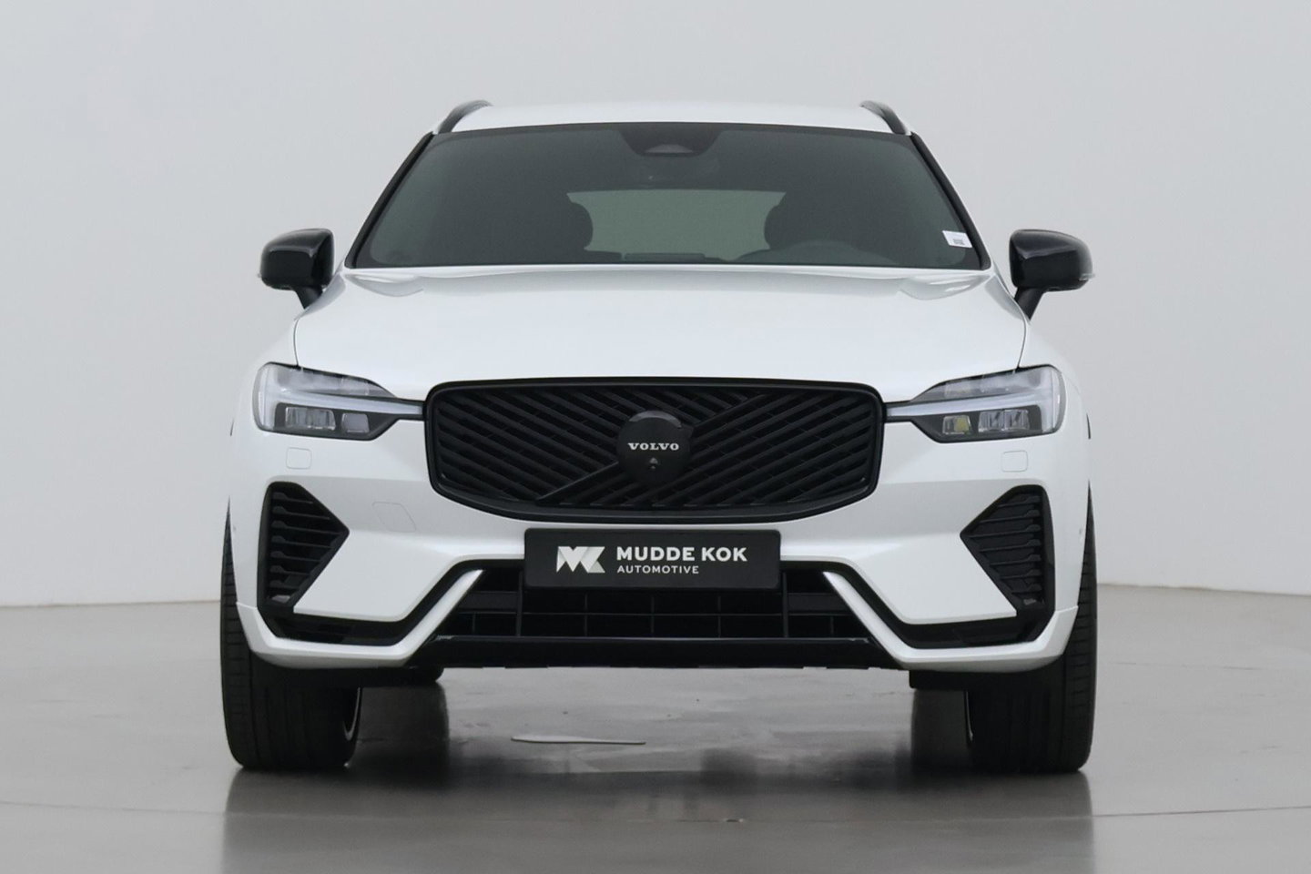 Volvo XC60 T8 Plus Black Edition | FACELIFT | 360° Camera | Harman/Kardon | ACC | Stoel+Stuurverwarming | BLIS