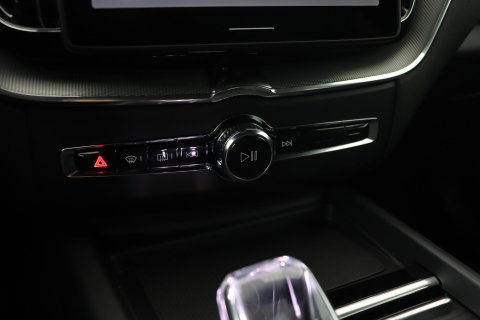 Volvo XC60 T8 Plus Black Edition | FACELIFT | 360° Camera | Harman/Kardon | ACC | Stoel+Stuurverwarming | BLIS