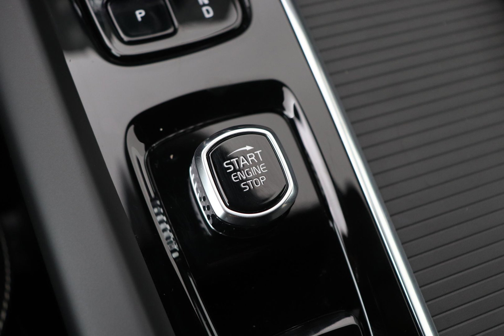 Volvo XC60 T8 Plus Black Edition | FACELIFT | 360° Camera | Harman/Kardon | ACC | Stoel+Stuurverwarming | BLIS
