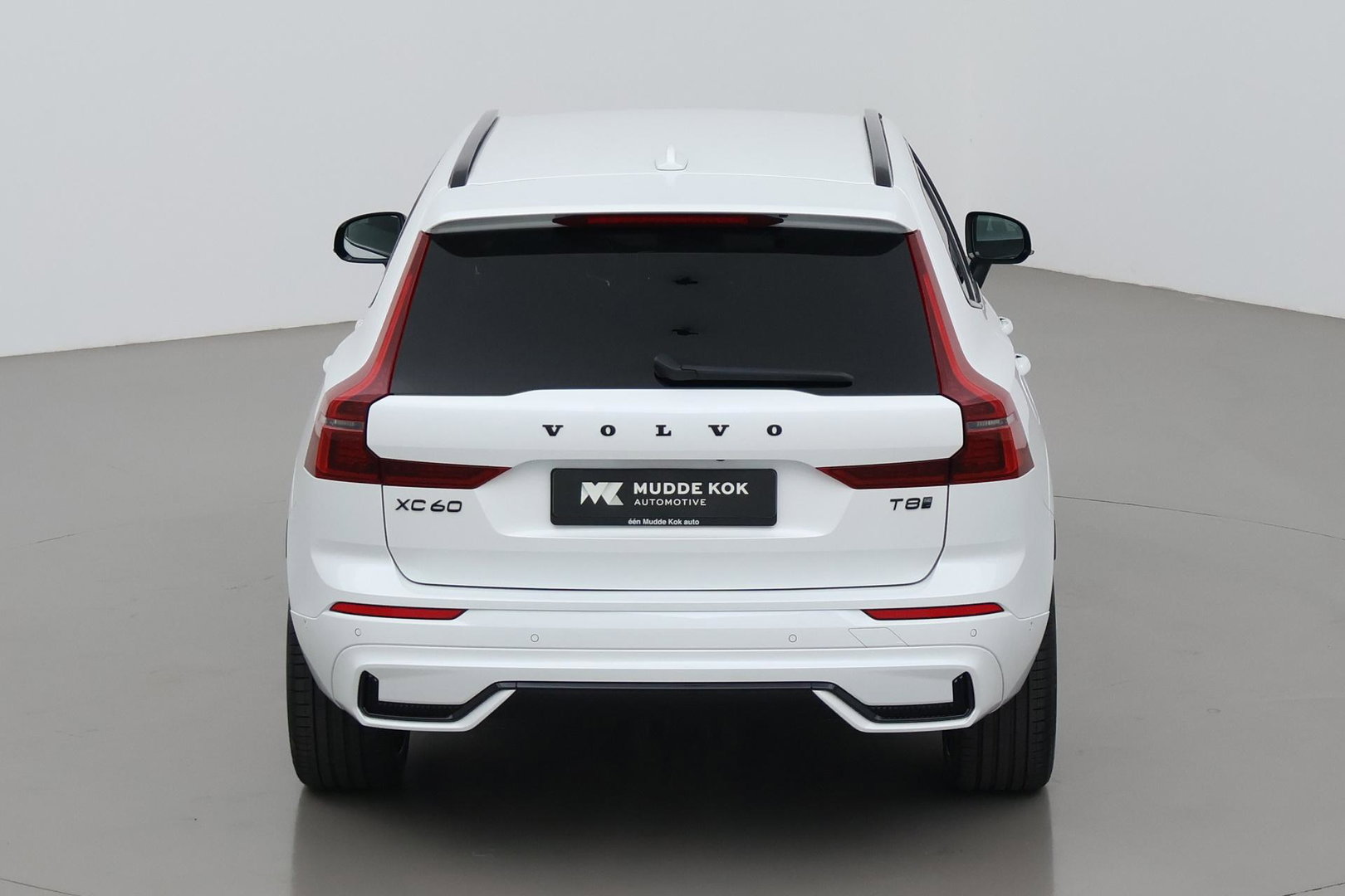 Volvo XC60 T8 Plus Black Edition | FACELIFT | 360° Camera | Harman/Kardon | ACC | Stoel+Stuurverwarming | BLIS