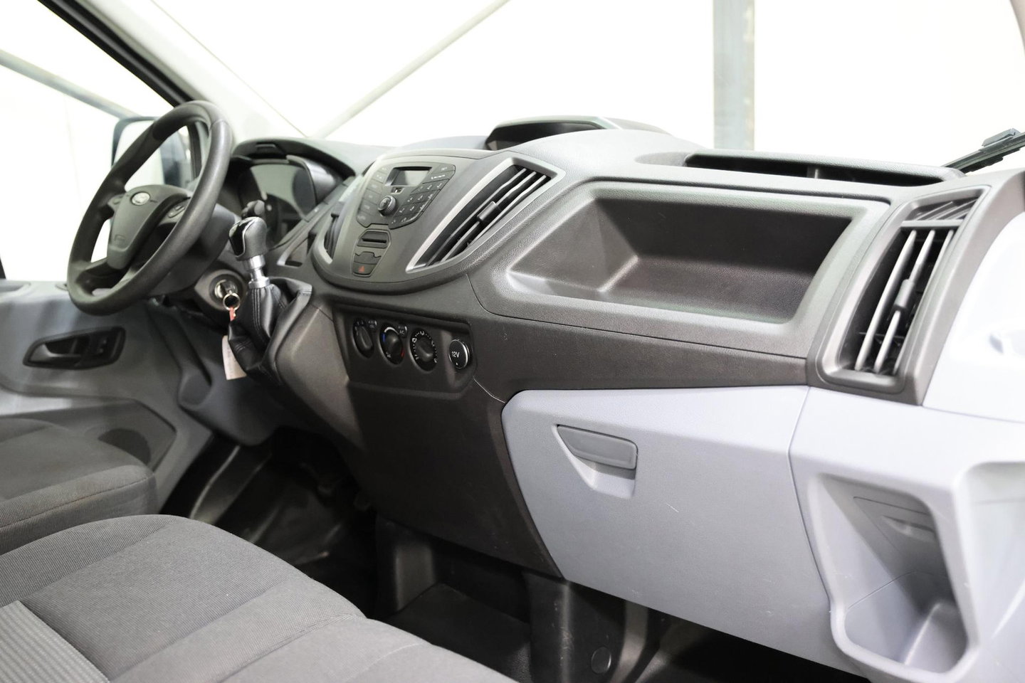 Ford Transit 2.0 TDCI BAKWAGEN MET LAADKLEP EURO 6
