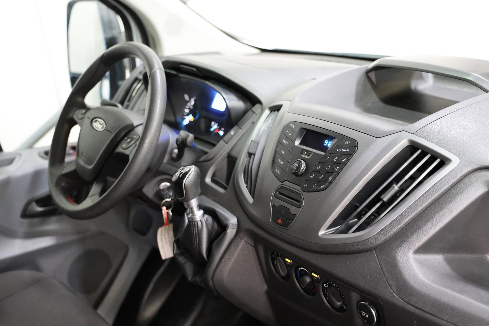 Ford Transit 2.0 TDCI BAKWAGEN MET LAADKLEP EURO 6