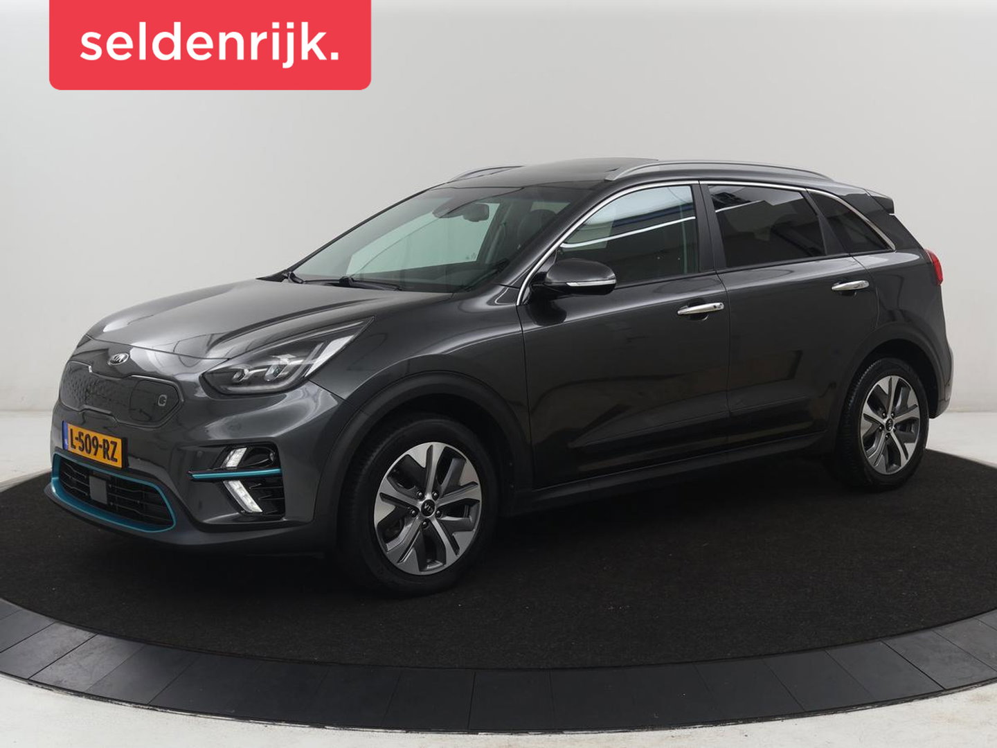 Kia e-Niro DynamicPlusLine 64 kWh | SOH 95,3% | Panoramadak | Half leder | Stuur/stoel verwarming | Adaptive cruise | Lane assist | Climate control | Carplay | Camera | Park assist | Full LED
