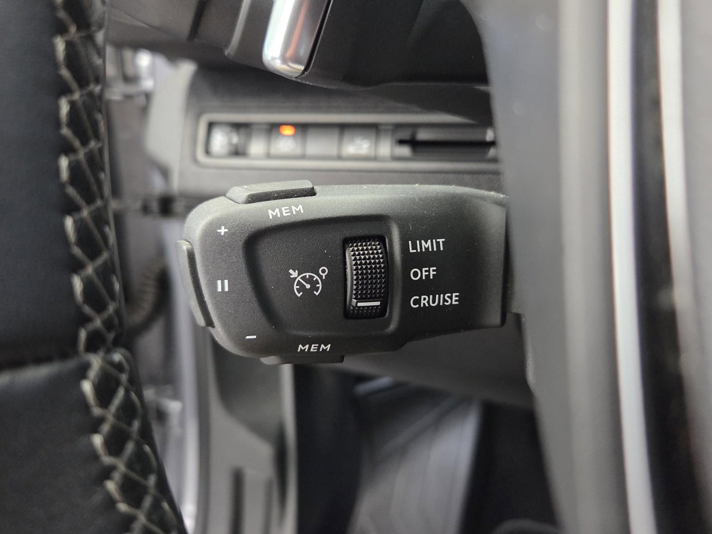Peugeot 5008 1.2 PureTech Blue Lease Allure 7-Persoons Navigatie Full-led