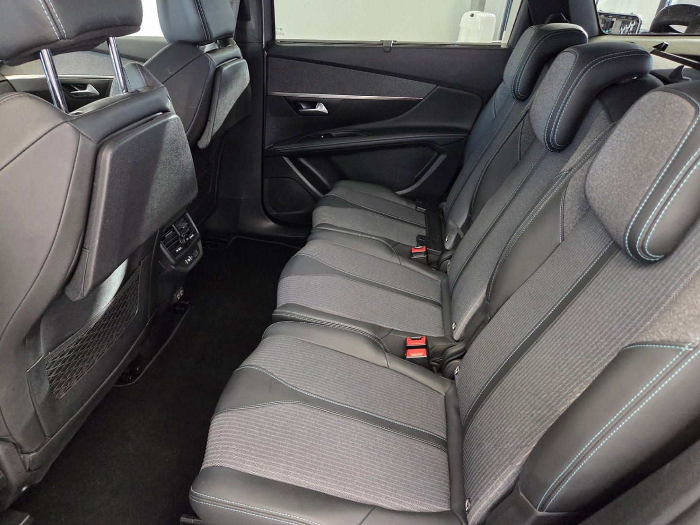 Peugeot 5008 1.2 PureTech Blue Lease Allure 7-Persoons Navigatie Full-led