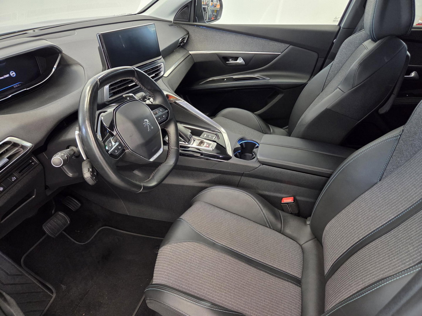 Peugeot 5008 1.2 PureTech Blue Lease Allure 7-Persoons Navigatie Full-led