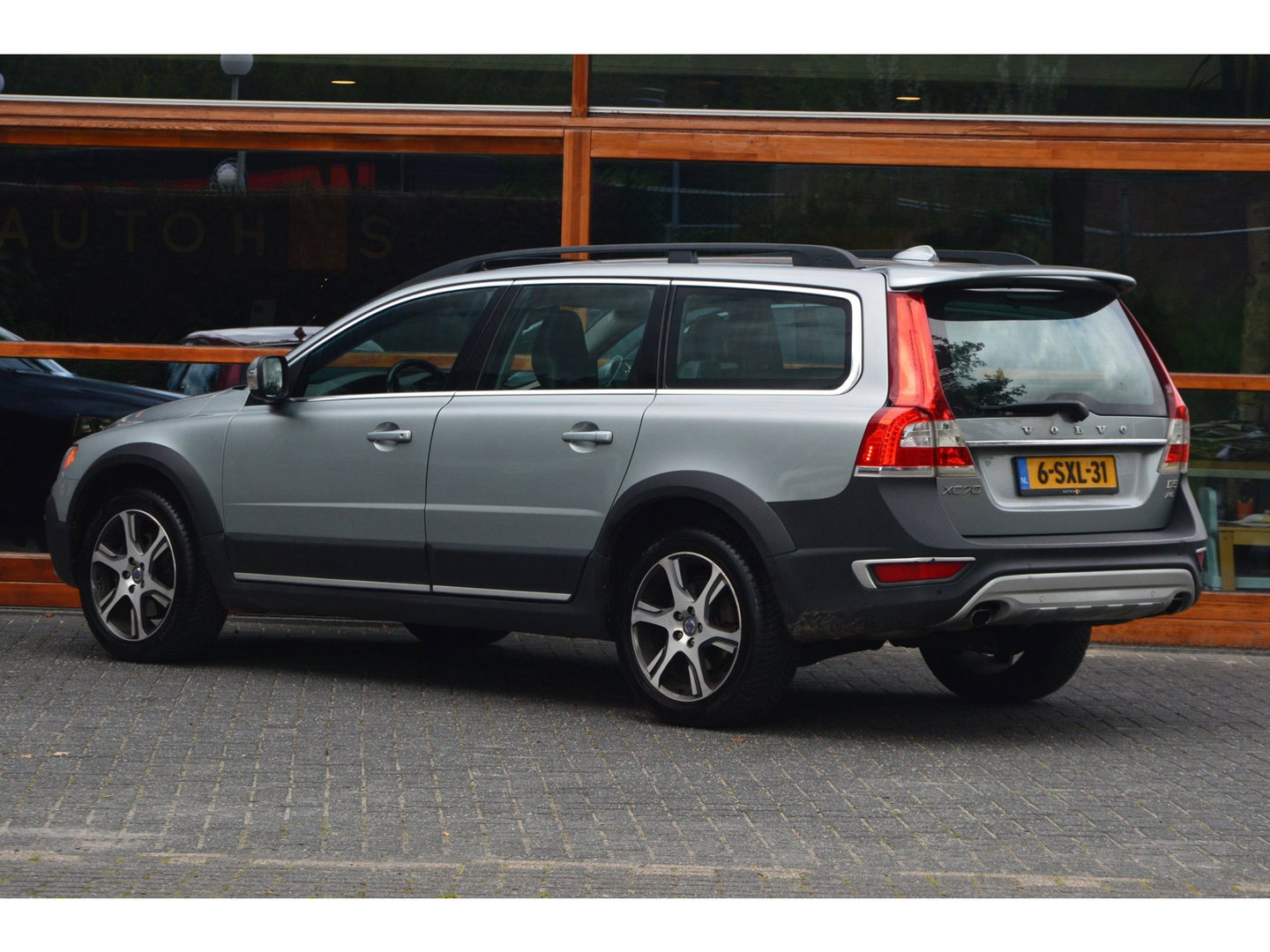 Volvo XC70 2.4 D5 Nordic+ AWD | Panoramadak | Stoelverwarming | 2e Eigenaar | Elektrische stoelen |