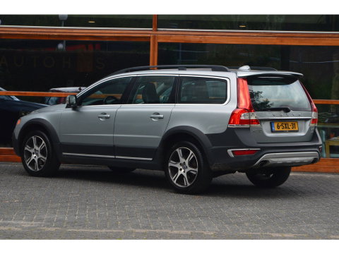 Volvo XC70 2.4 D5 Nordic+ AWD | Panoramadak | Stoelverwarming | 2e Eigenaar | Elektrische stoelen |