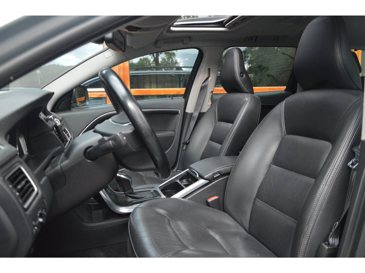 Volvo XC70 2.4 D5 Nordic+ AWD | Panoramadak | Stoelverwarming | 2e Eigenaar | Elektrische stoelen |