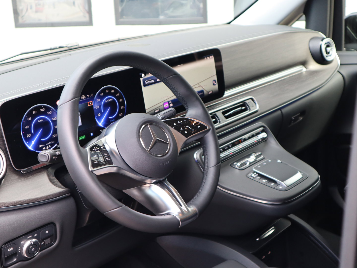 Mercedes-Benz EQV 300 L3 Extra lang - 7 Persoons - Avantgarde - Airmatic - AMG